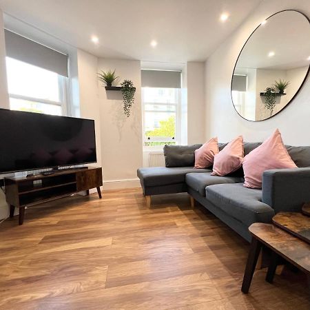 Lovely Apartment, One Minute From Bournemouth Beach And Town. Bagian luar foto