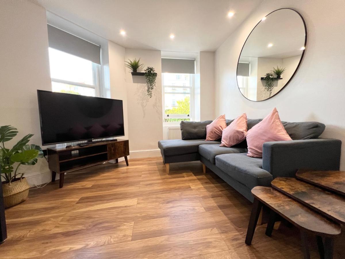 Lovely Apartment, One Minute From Bournemouth Beach And Town. Bagian luar foto